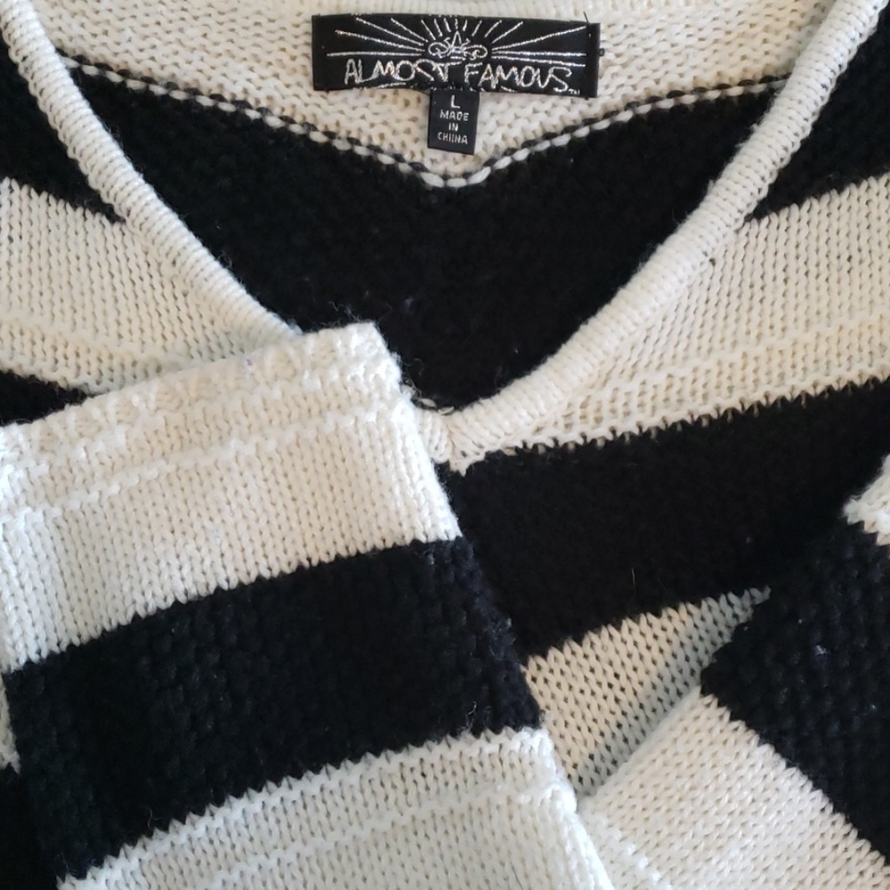 Sweater - Picture 3 of 4
